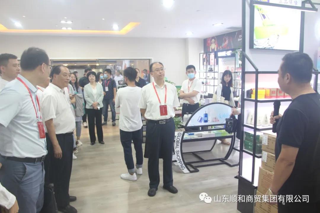 “走向我們的小康生活”主題采訪 十三家中央媒體走進(jìn)順和