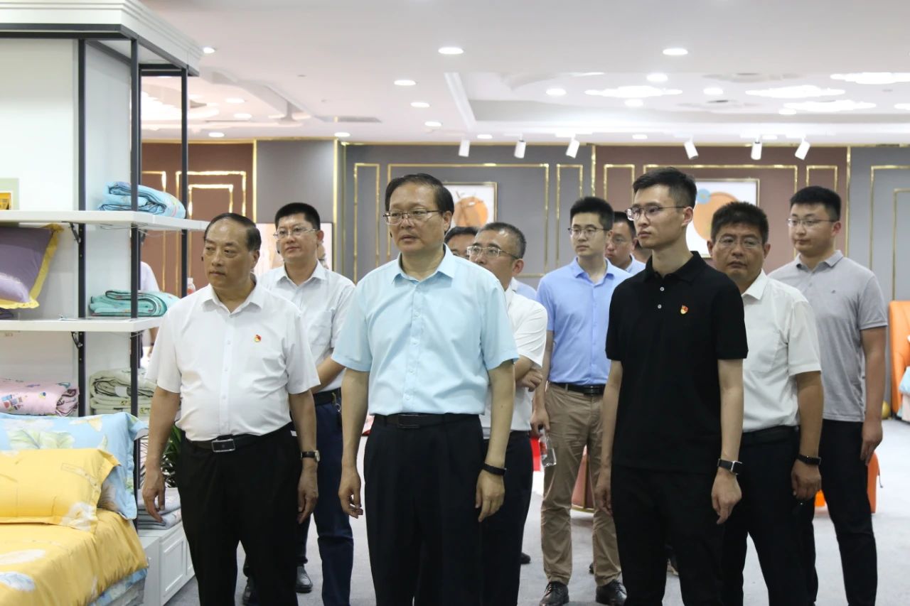 蘭山區(qū)委書記孫德士蒞臨順和直播參觀調(diào)研