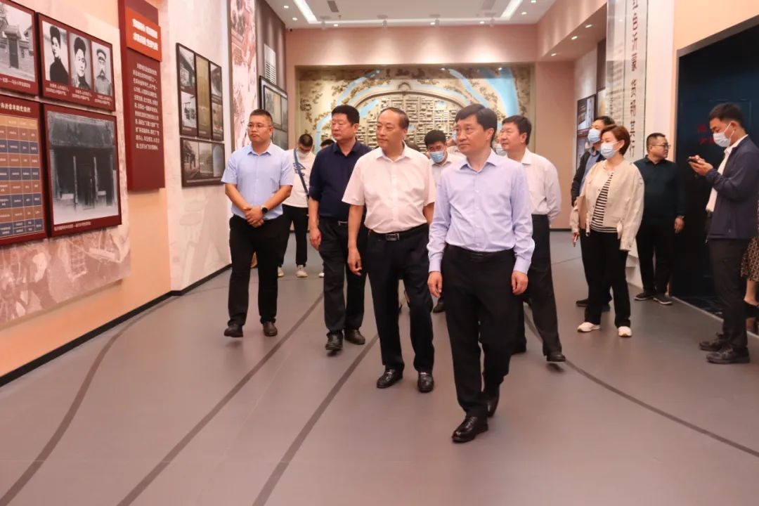 市人大常委會主任、黨組書記崔鳳友一行蒞臨順和集團參觀指導(dǎo)