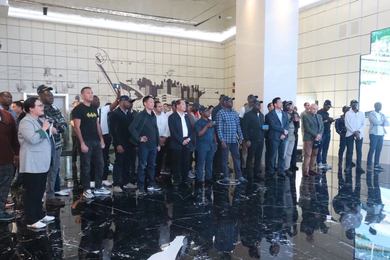 國防大學考察團蒞臨順和國際智慧物流園