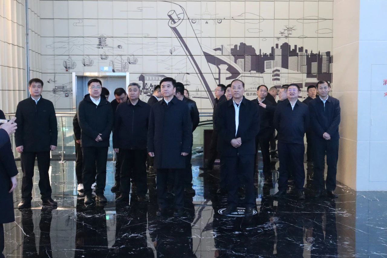 遼寧省朝陽市市長老顏武一行蒞臨順和集團參觀調(diào)研