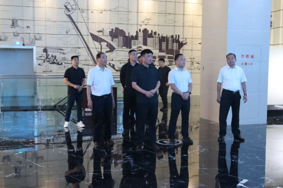 工牛電纜集團(tuán)考察團(tuán)蒞臨順和國(guó)際智慧物流園