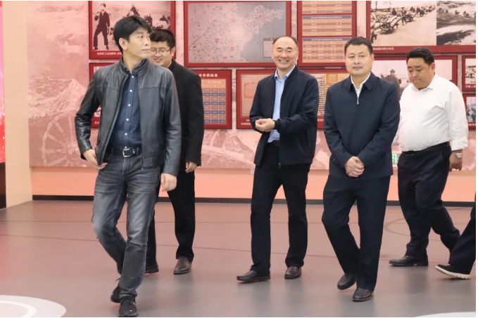 國(guó)家發(fā)改委經(jīng)濟(jì)與國(guó)防協(xié)調(diào)發(fā)展研究中心劉鶴一行臨順和國(guó)際智慧物流園參觀考察